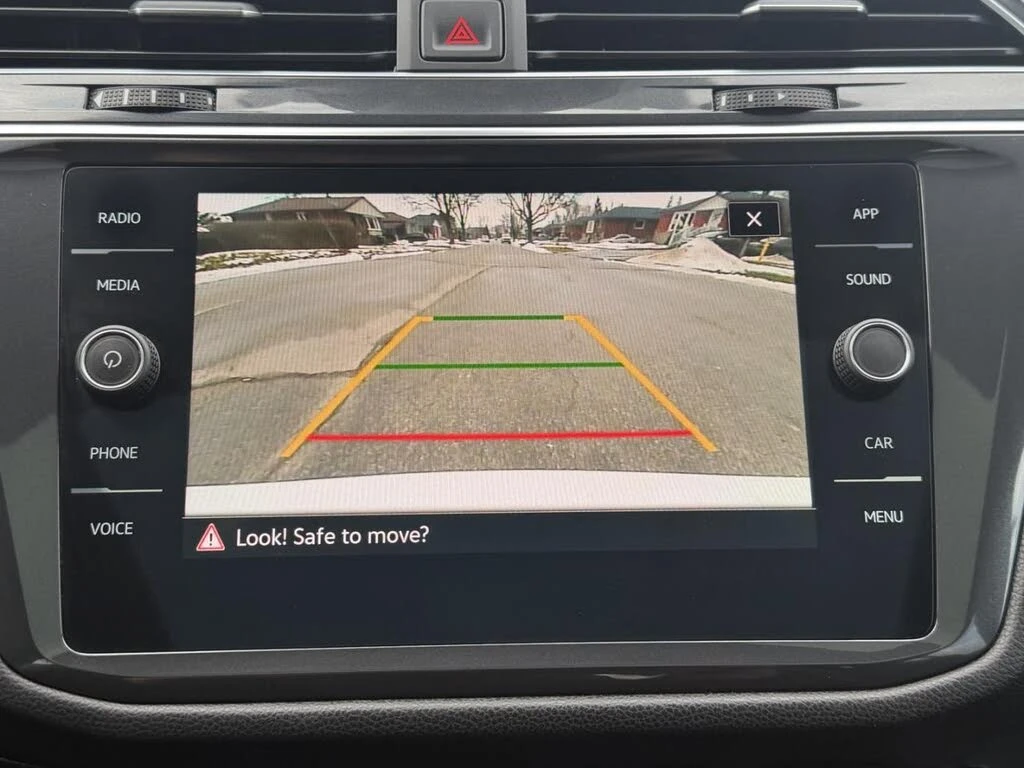 VW Tiguan Comfortline* R-Line* Black* АвтоКредит* (ЦЕНА ДО Б, снимка 9 - Автомобили и джипове - 54634514