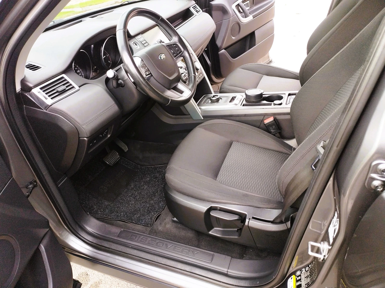 Land Rover Discovery Sport 2.0D - Топ състояние , снимка 10 - Автомобили и джипове - 54856801