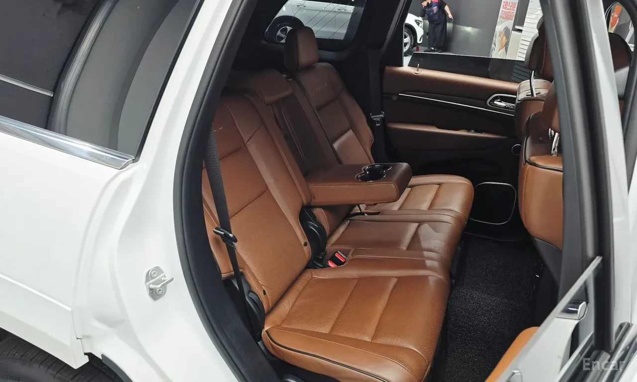 Jeep Grand cherokee SUMMMIT / ВЪЗДУХ / ОБДУХ / ПАНО / ДИСТРОНИК, снимка 15 - Автомобили и джипове - 55900880