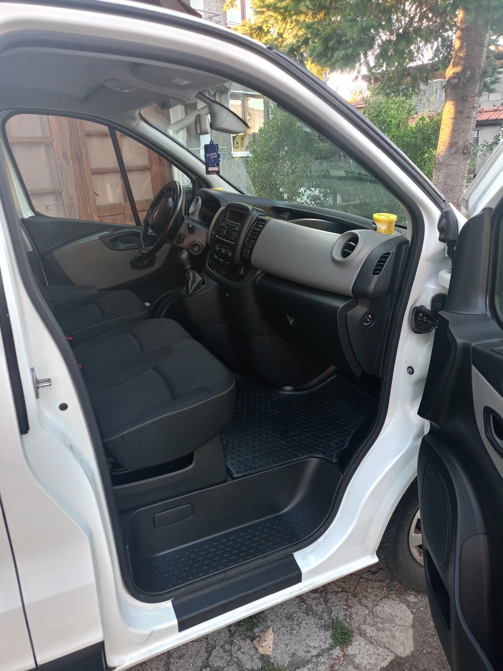 Renault Trafic, снимка 6 - Бусове и автобуси - 56060363
