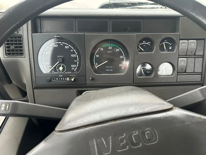 Iveco Eurocargo 75е15самосвал с кран, снимка 9 - Камиони - 47449434