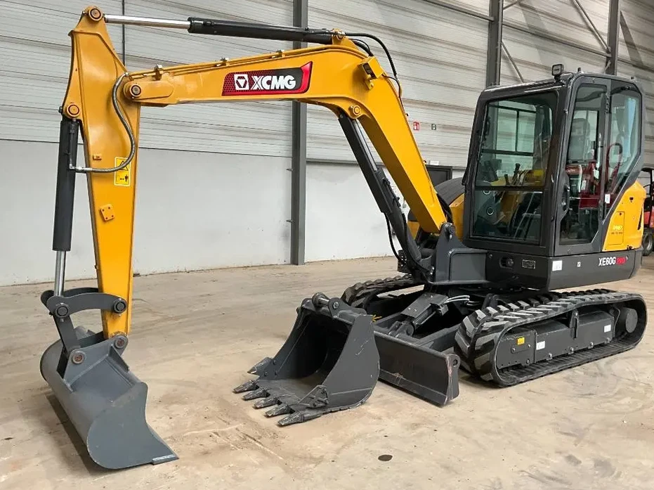 Багер Cat XCMG 60, снимка 2 - Индустриална техника - 56469648