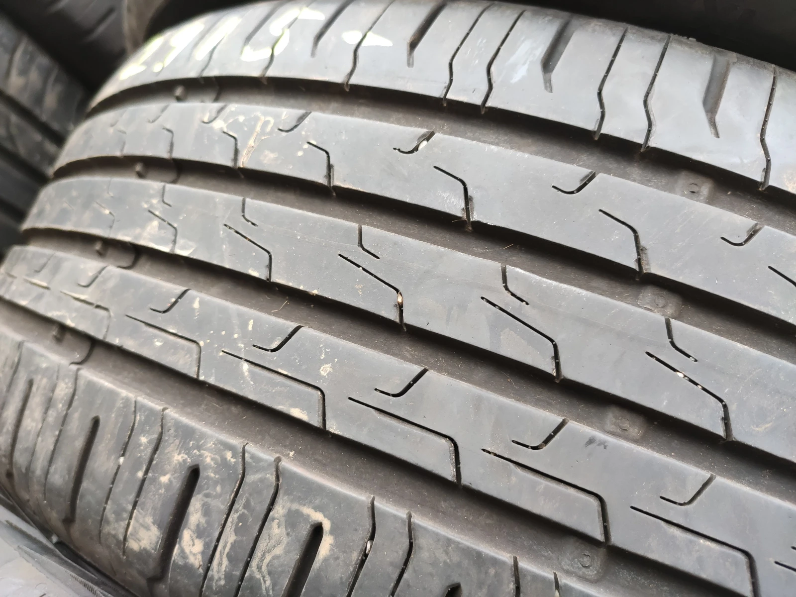 Гуми Летни 205/45R17, снимка 2 - Гуми и джанти - 54655461