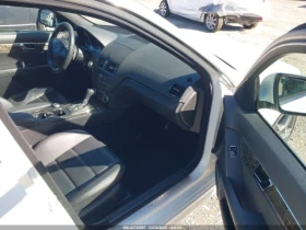 Mercedes-Benz C 63 AMG * AMG* 6.3* КОЖА* ПОДГРЕВ* ШИБИДАХ* , снимка 16