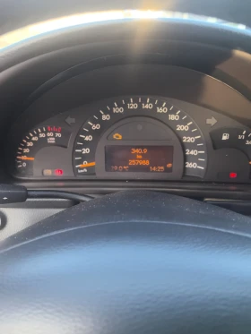 Mercedes-Benz C 200, снимка 16