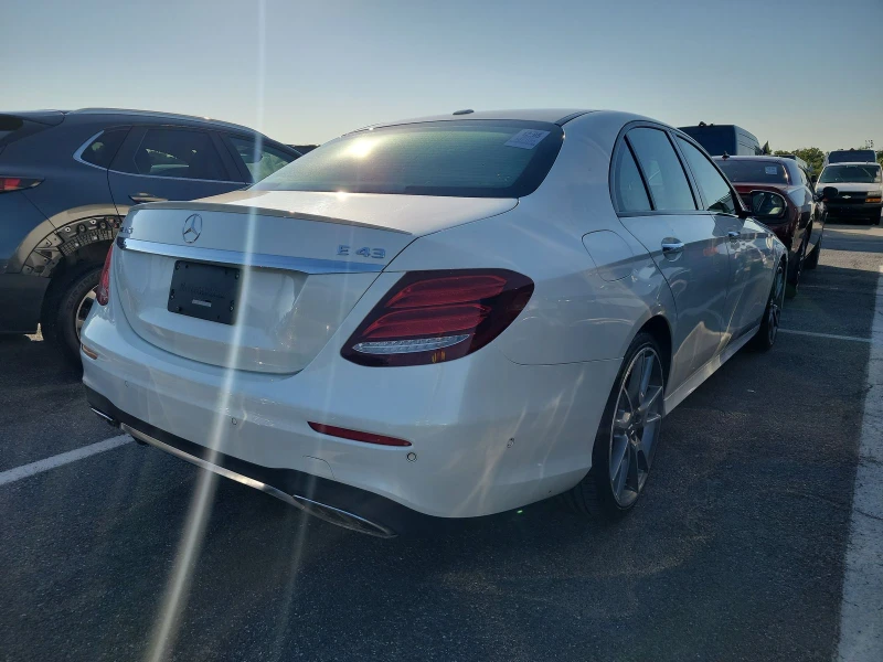 Mercedes-Benz E 43 AMG BURMAISTER* Carplay* Мъртва точка* Autoparking, снимка 4 - Автомобили и джипове - 47440002