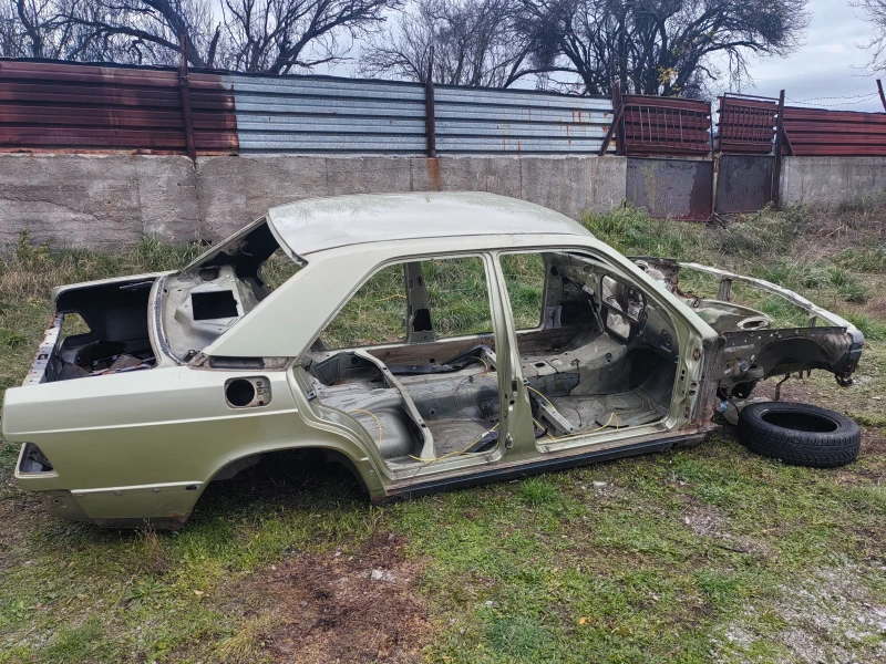 Mercedes-Benz 190 Голо купе , снимка 5 - Автомобили и джипове - 50565745