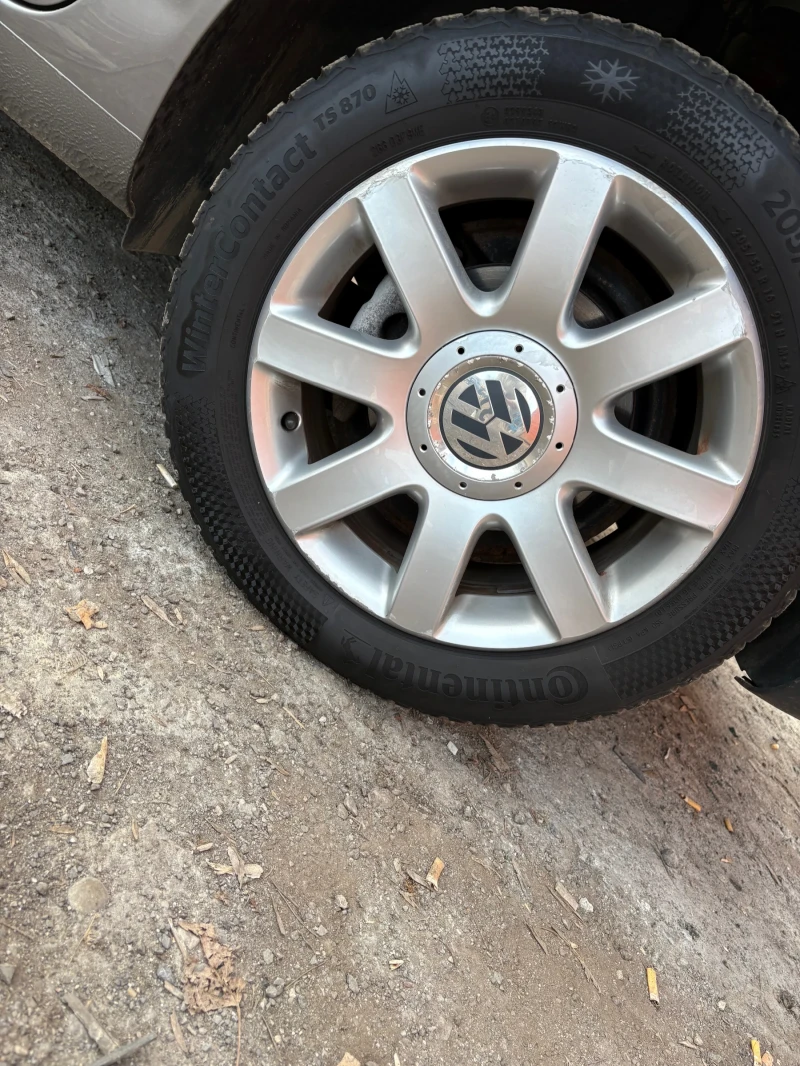 VW Touran 1.4 TSI, снимка 11 - Автомобили и джипове - 52899795