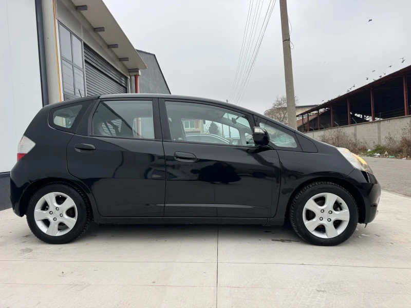 Honda Jazz 1.4 ЗА ТЪРГОВЦИ!, снимка 4 - Автомобили и джипове - 53124573
