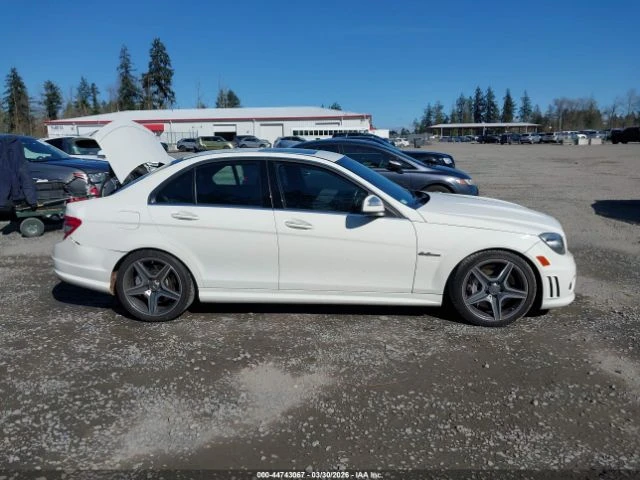 Mercedes-Benz C 63 AMG * AMG* 6.3* КОЖА* ПОДГРЕВ* ШИБИДАХ* , снимка 12 - Автомобили и джипове - 54219956