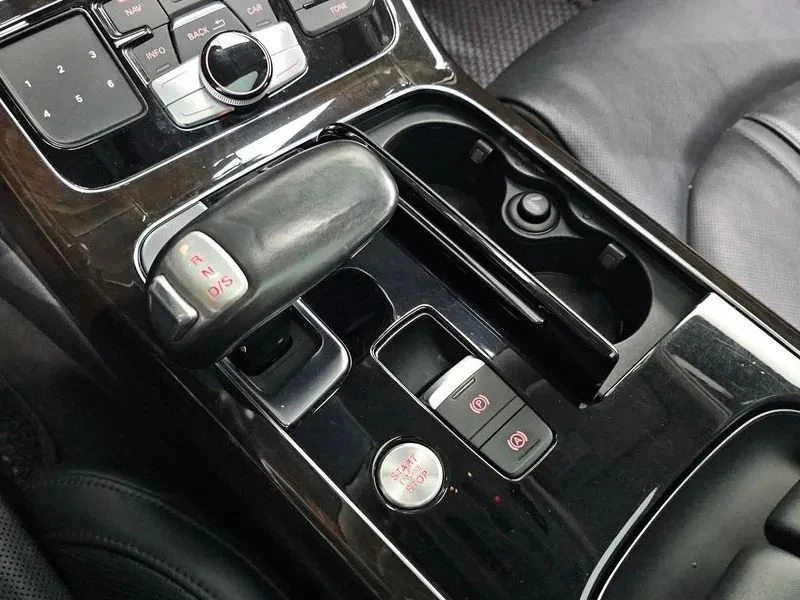 Audi A8, снимка 9 - Автомобили и джипове - 56689603