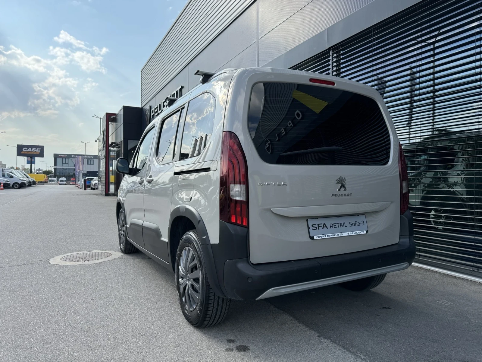 Peugeot Rifter ALLURE 1.5 BlueHDI 130 hp EAT8 STT E6 - изображение 7