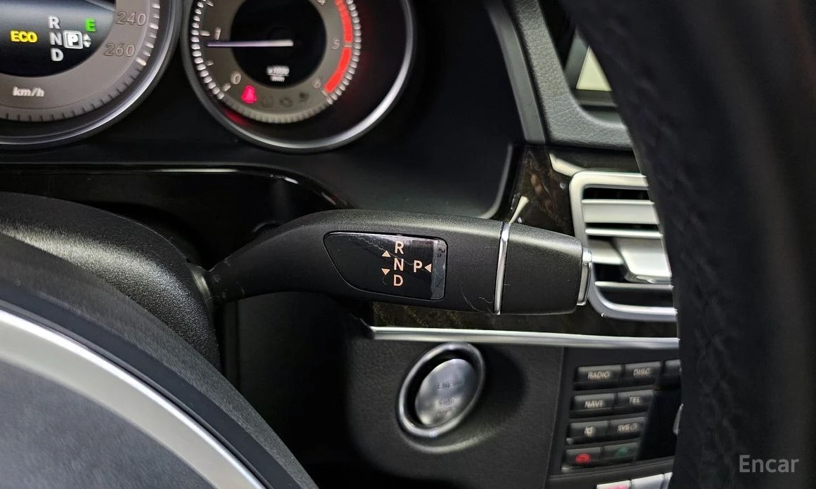 Mercedes-Benz E 220  - изображение 9