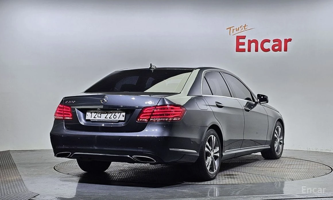 Mercedes-Benz E 220  - изображение 2