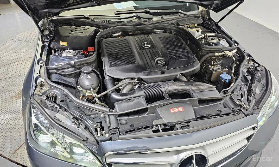 Mercedes-Benz E 220  - изображение 6