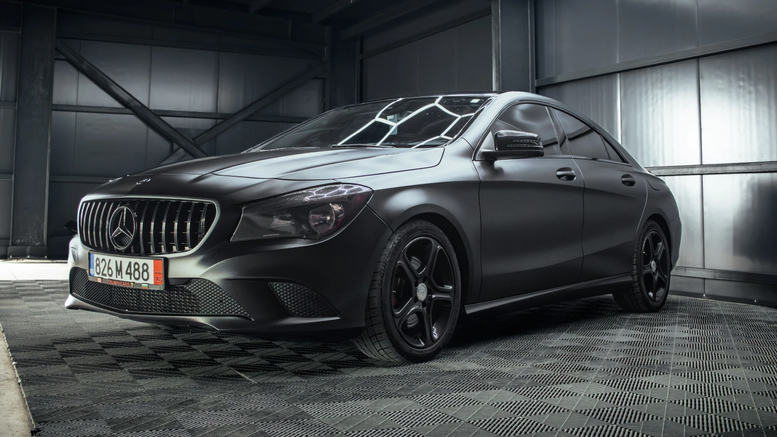 Mercedes-Benz CLA 250 MATTE BLACK* SPORT EXHAUST* STAGE* AMBIENT* CARBON, снимка 5 - Автомобили и джипове - 53943652