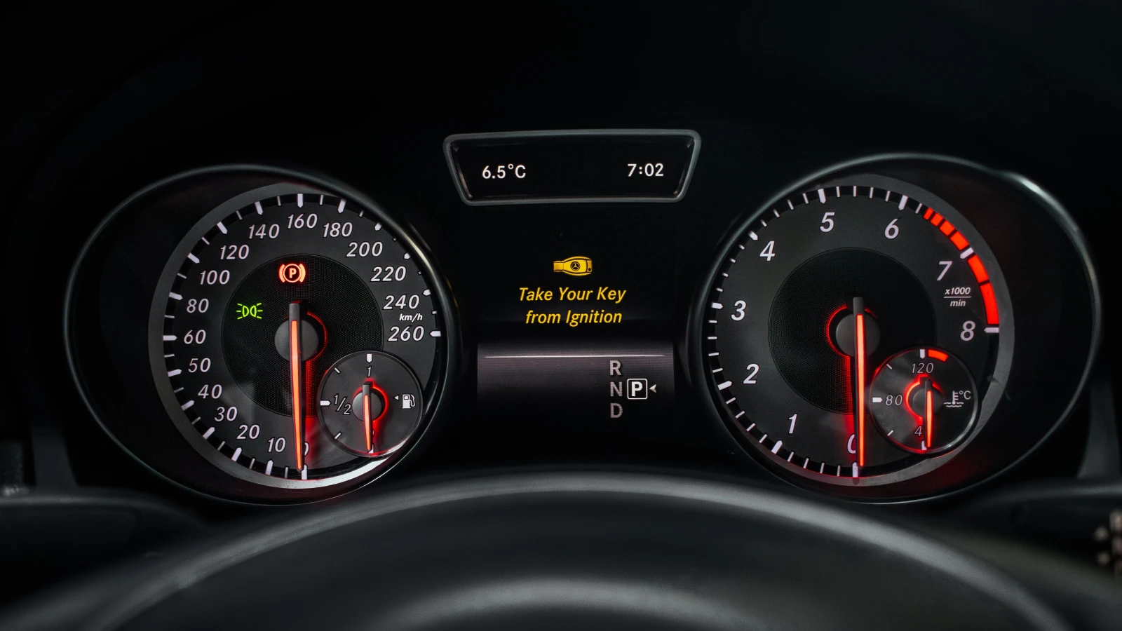 Mercedes-Benz CLA 250 MATTE BLACK* SPORT EXHAUST* STAGE* AMBIENT* CARBON, снимка 8 - Автомобили и джипове - 53943652