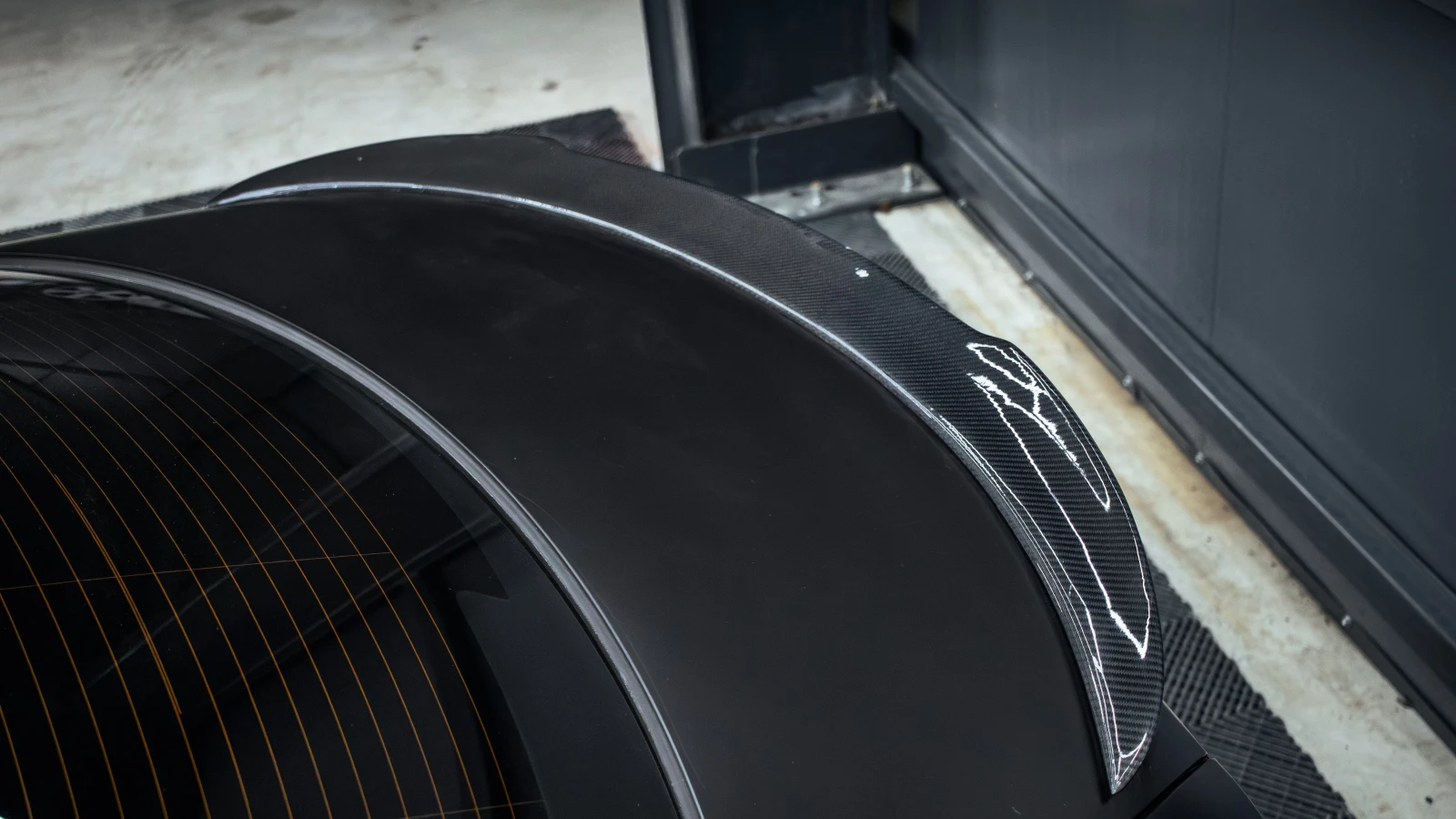 Mercedes-Benz CLA 250 MATTE BLACK* SPORT EXHAUST* STAGE* AMBIENT* CARBON, снимка 6 - Автомобили и джипове - 53943652