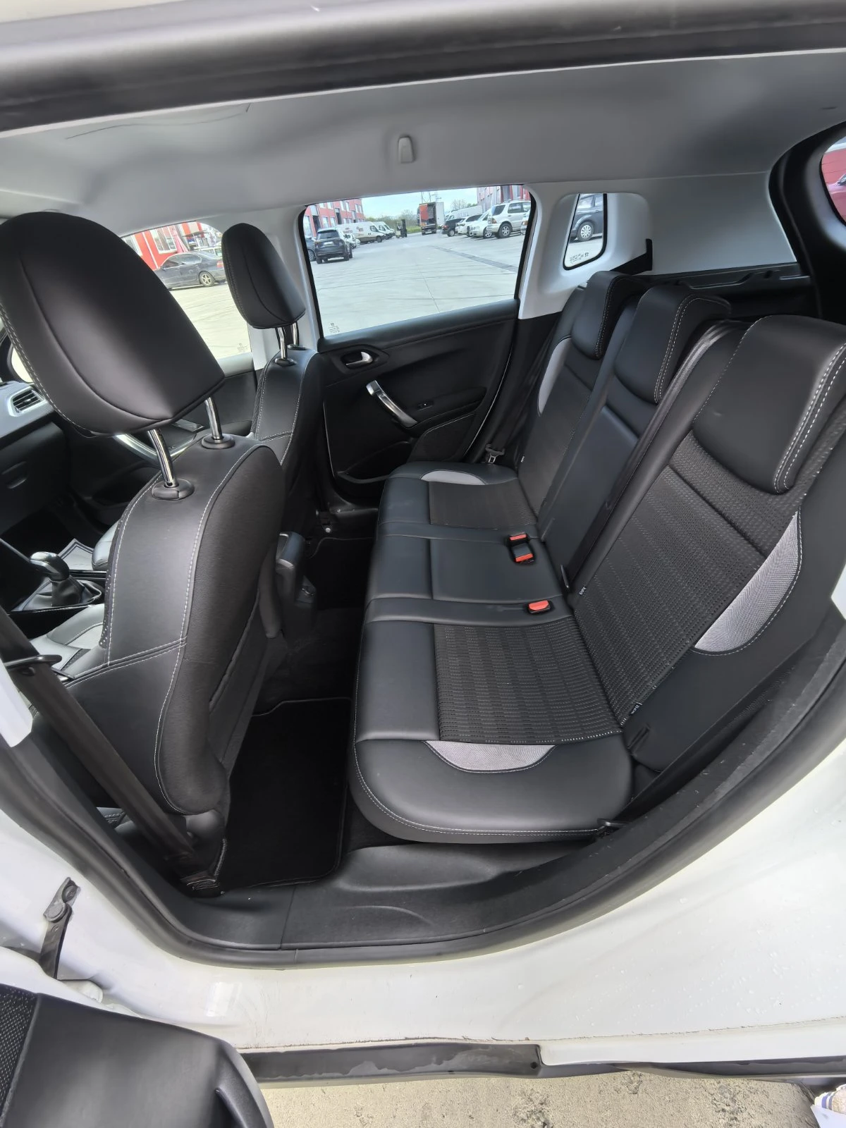 Peugeot 2008 FACELIFT PURETECH ALLURE, снимка 12 - Автомобили и джипове - 54299492