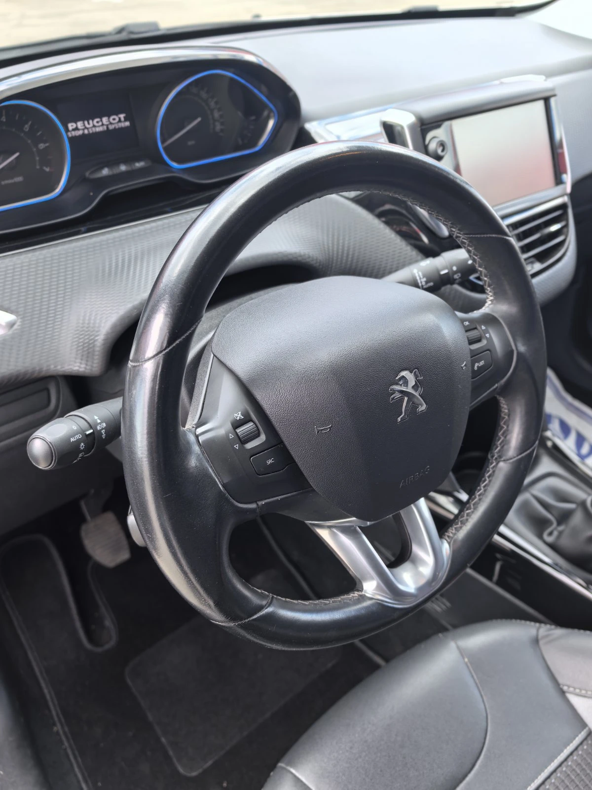 Peugeot 2008 FACELIFT PURETECH ALLURE, снимка 11 - Автомобили и джипове - 54299492