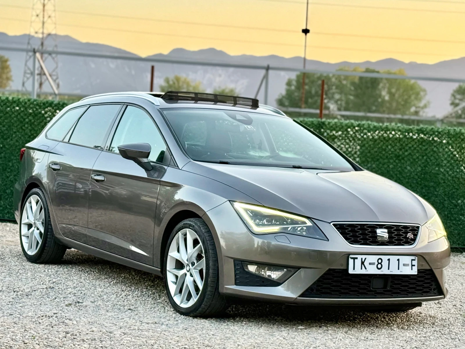 Seat Leon 2.0TDi FR//DSG* MATRIX* NAVI* PANORAMA* FACELIFT