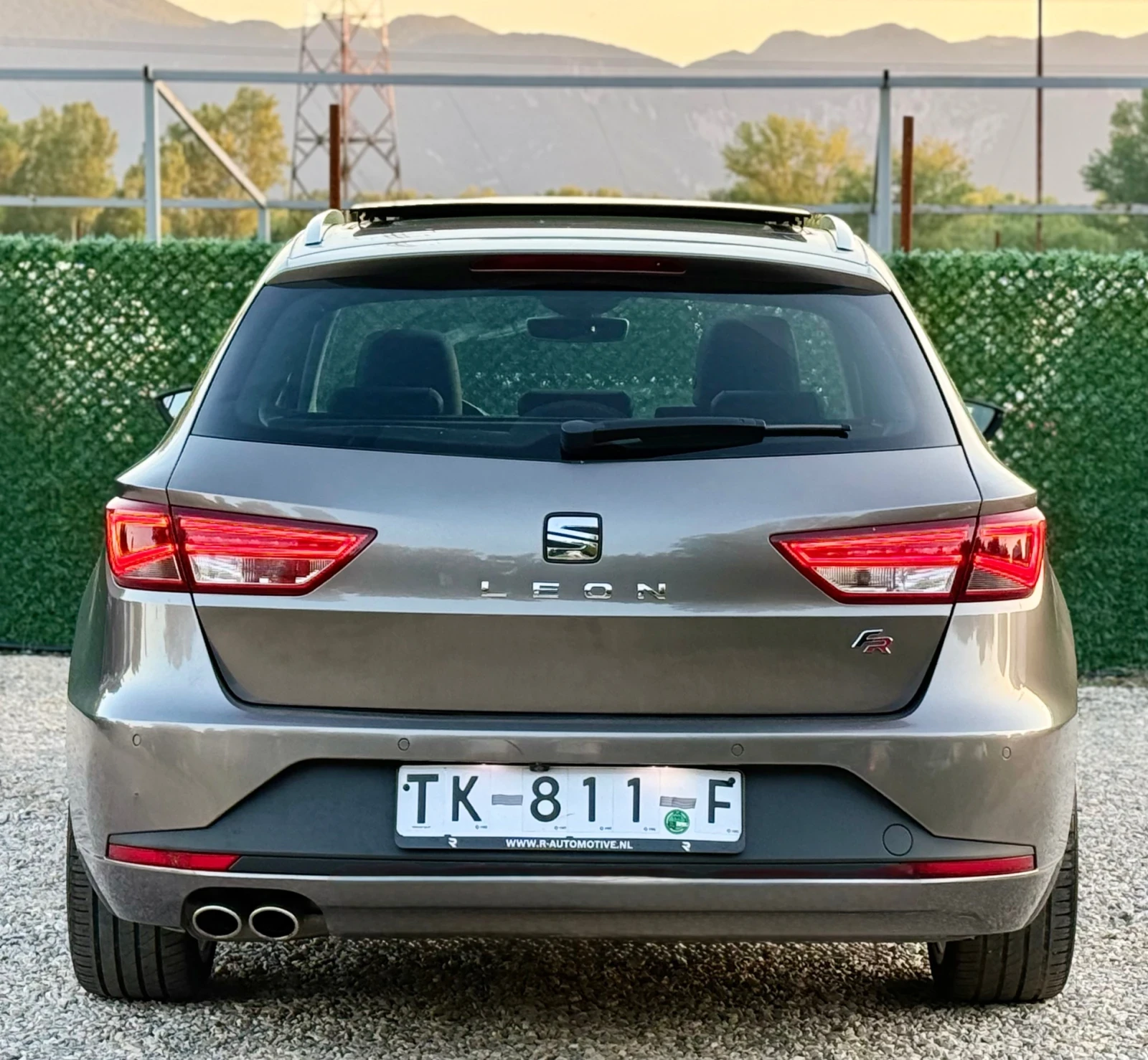 Seat Leon 2.0TDi FR//DSG* MATRIX* NAVI* PANORAMA* FACELIFT, снимка 6 - Автомобили и джипове - 54690933