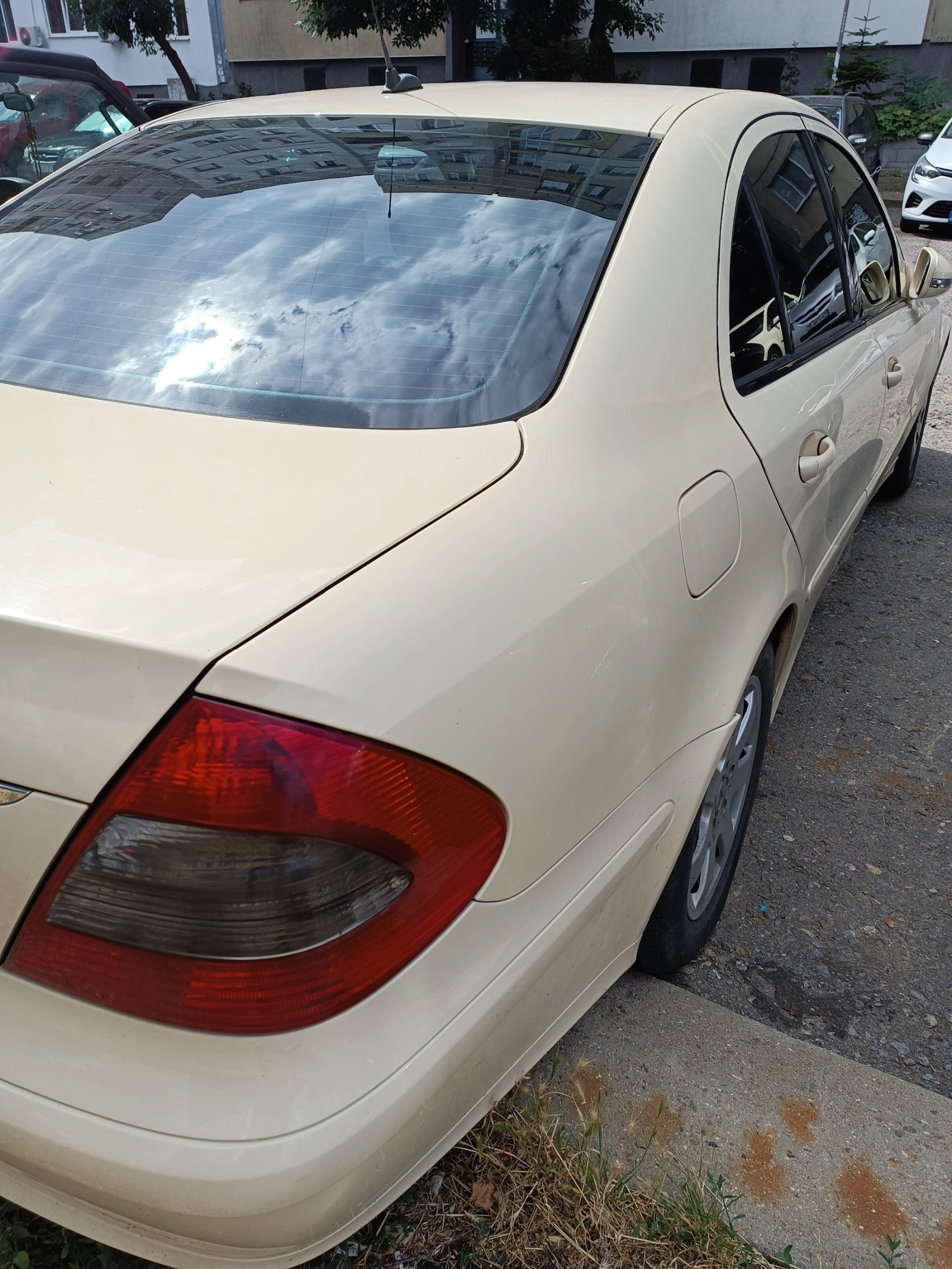 Mercedes-Benz E 200 CDI, снимка 7 - Автомобили и джипове - 55270177