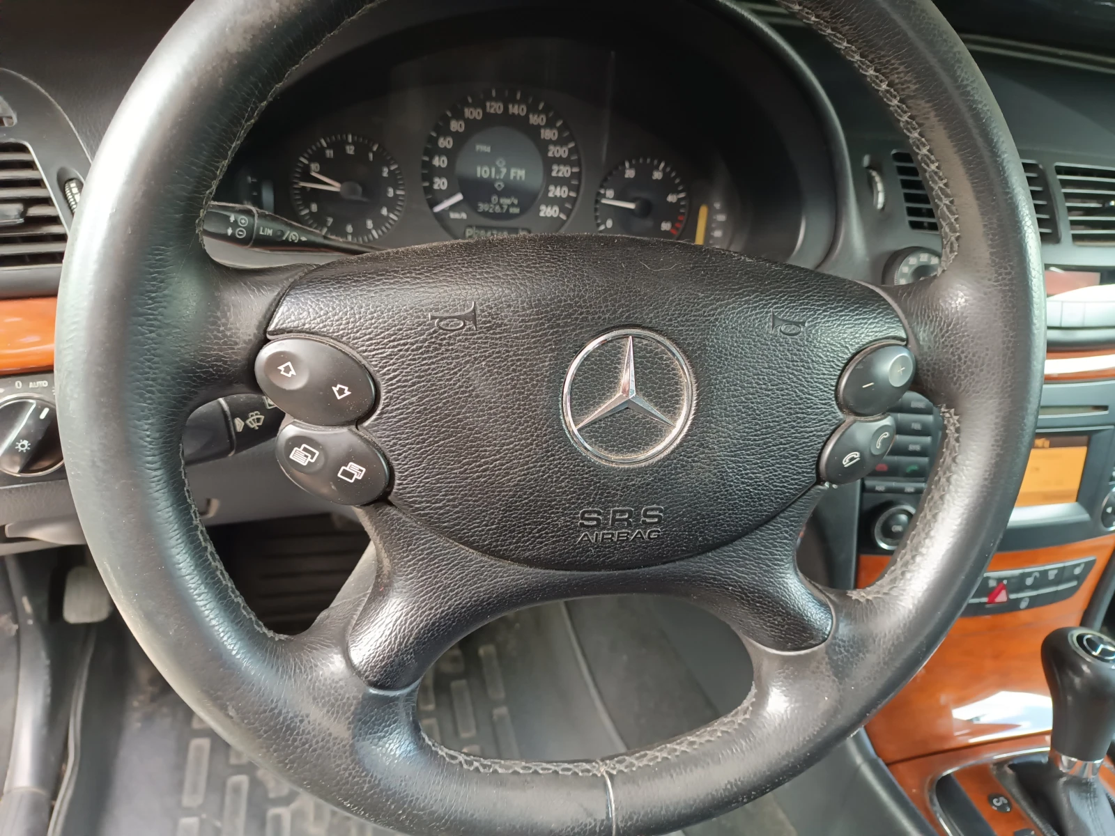 Mercedes-Benz E 200 CDI, снимка 13 - Автомобили и джипове - 55270177