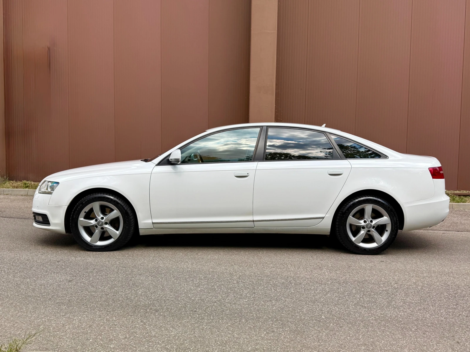 Audi A6 2.7TDI/182000КМ ОТ БЪЛГАРИЯ ГАРАНЦИЯ 6 МЕСЕЦА, снимка 2 - Автомобили и джипове - 55597027