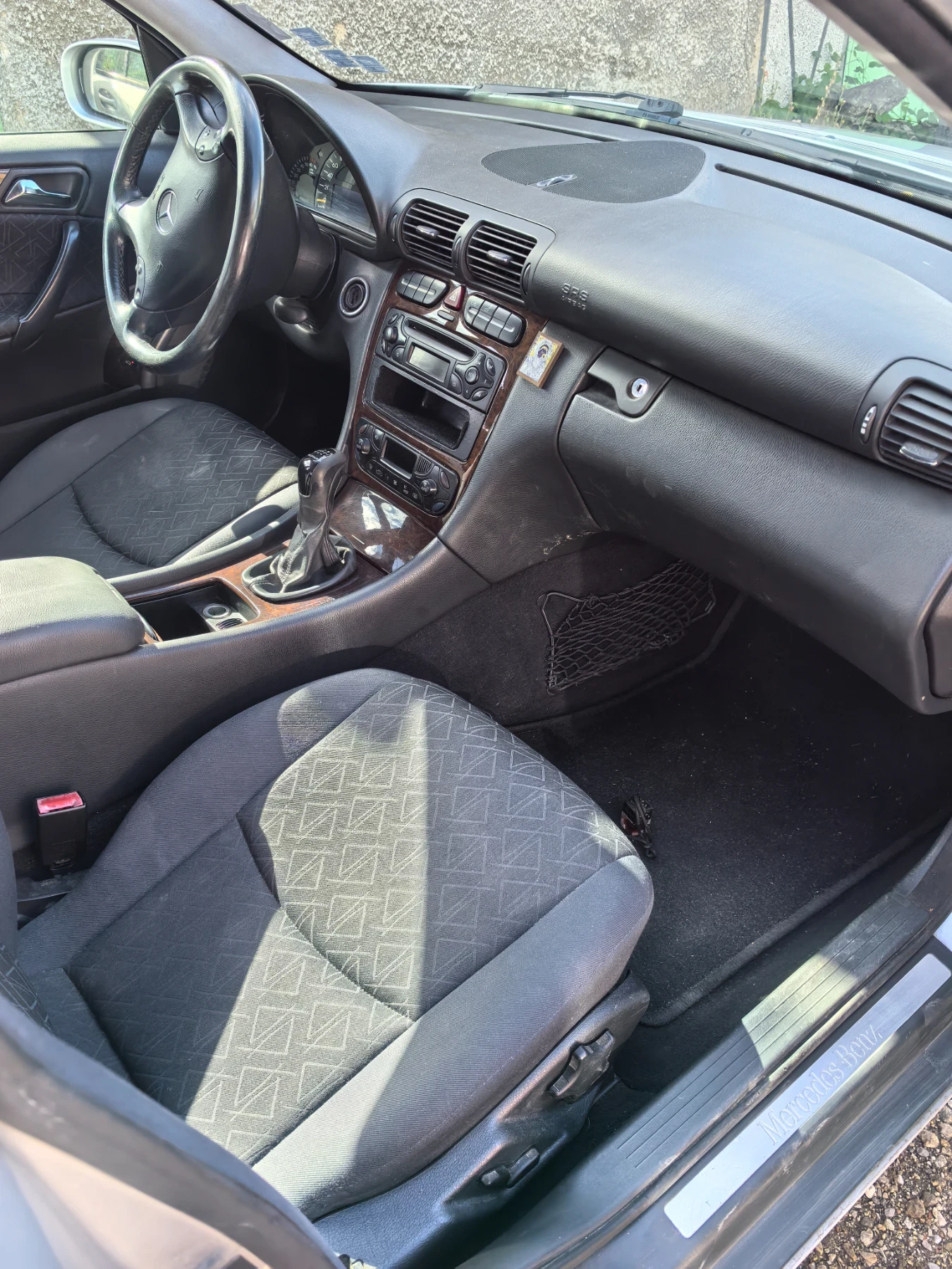 Mercedes-Benz C 200, снимка 4 - Автомобили и джипове - 55890733