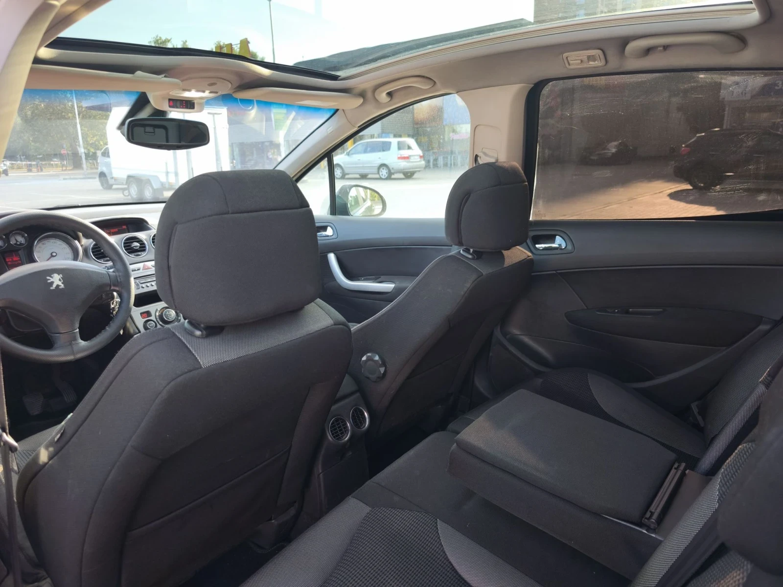 Peugeot 308 1.6HDI, снимка 8 - Автомобили и джипове - 56060451