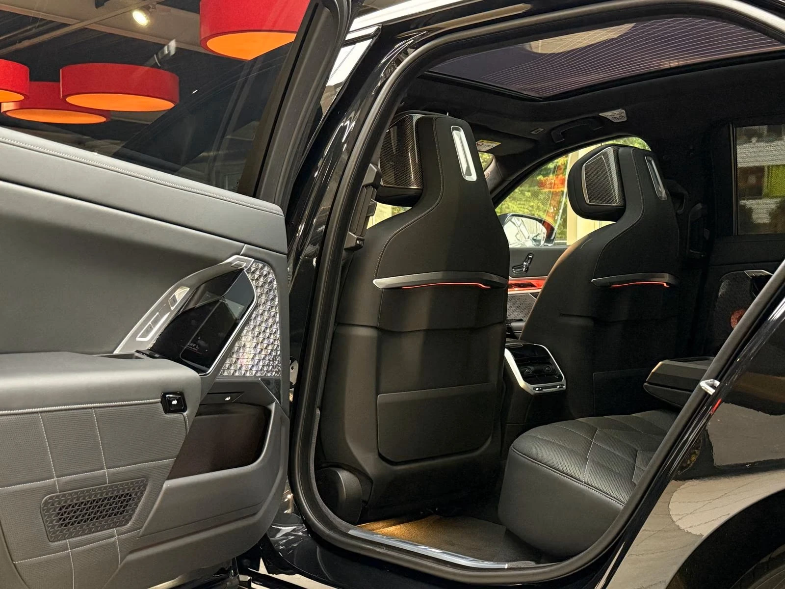 BMW 750 e xDrive M Sport Paket Pro, снимка 11 - Автомобили и джипове - 56079472