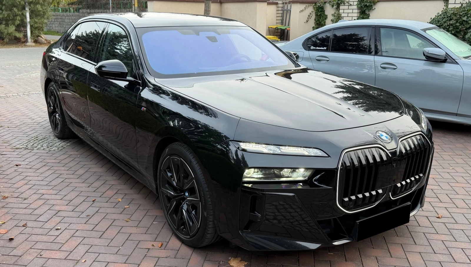 BMW 750 e xDrive M Sport Paket Pro, снимка 5 - Автомобили и джипове - 56079472