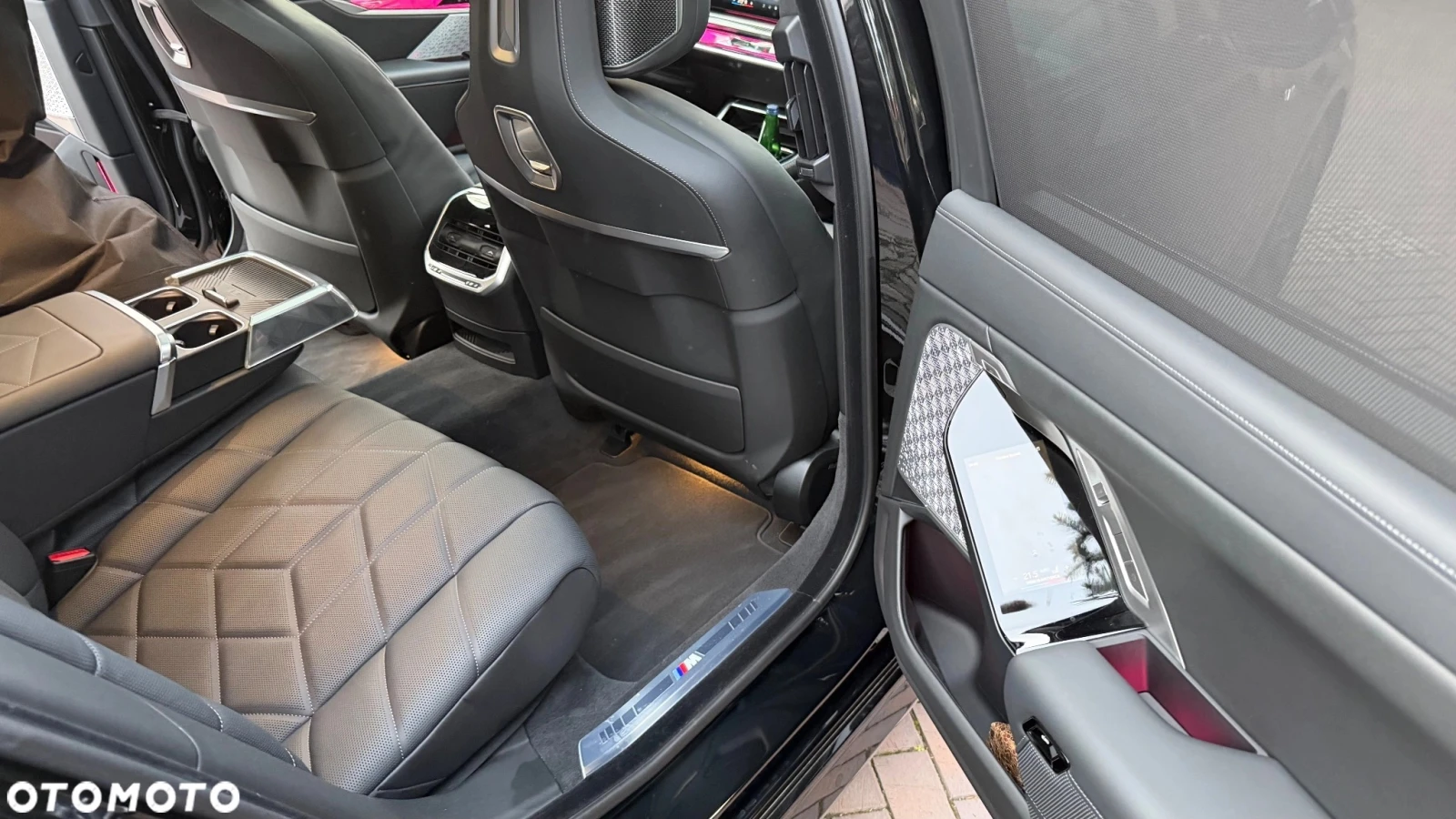 BMW 750 e xDrive M Sport Paket Pro, снимка 8 - Автомобили и джипове - 56079472