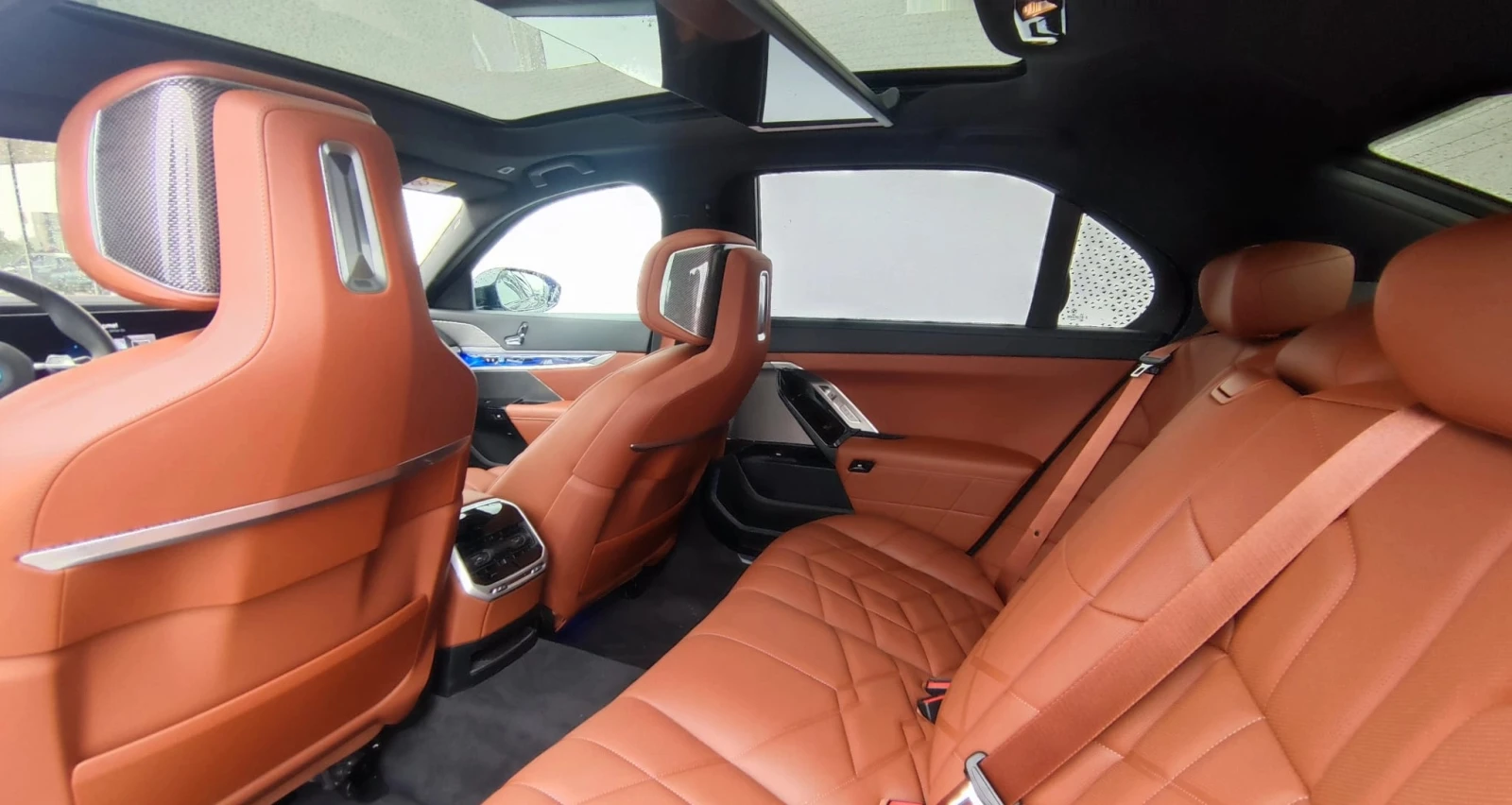 BMW 750 e xDrive M-Sport PHEV, снимка 7 - Автомобили и джипове - 56113491