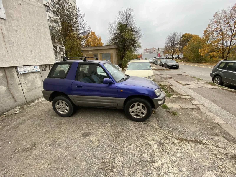 Toyota Rav4, снимка 2 - Автомобили и джипове - 47825663