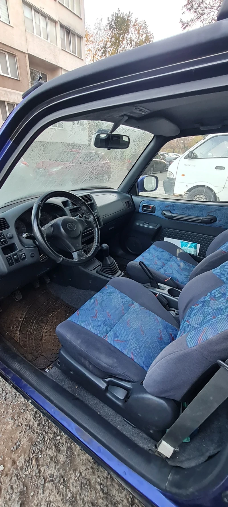 Toyota Rav4, снимка 9 - Автомобили и джипове - 47825663