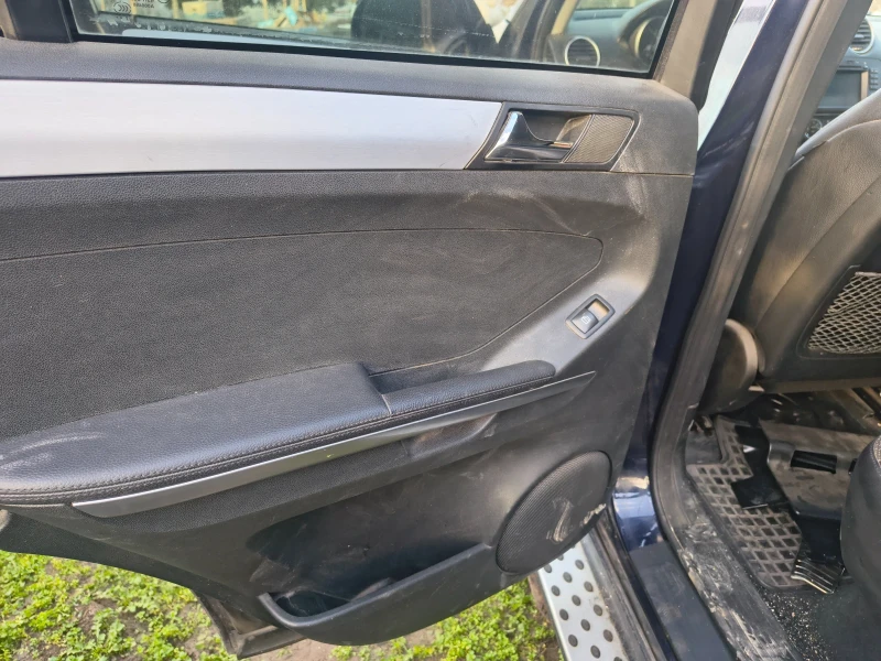 Mercedes-Benz ML 320 320 cdi 4 matik , снимка 8 - Автомобили и джипове - 52484466