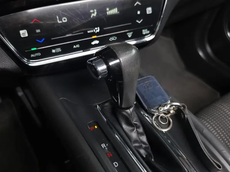 Honda Hr-v 1.8 Бензин, снимка 8 - Автомобили и джипове - 55569841