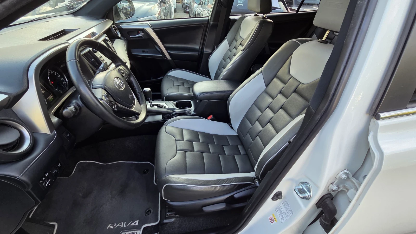 Toyota Rav4  - изображение 7