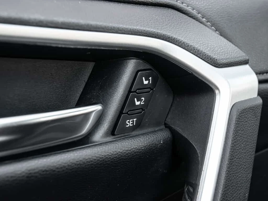 Toyota Rav4 * АВТО КРЕДИТ* ЦЕНА ДО БГ * СЕРВИЗНА ИСТОРИЯ *  - изображение 7