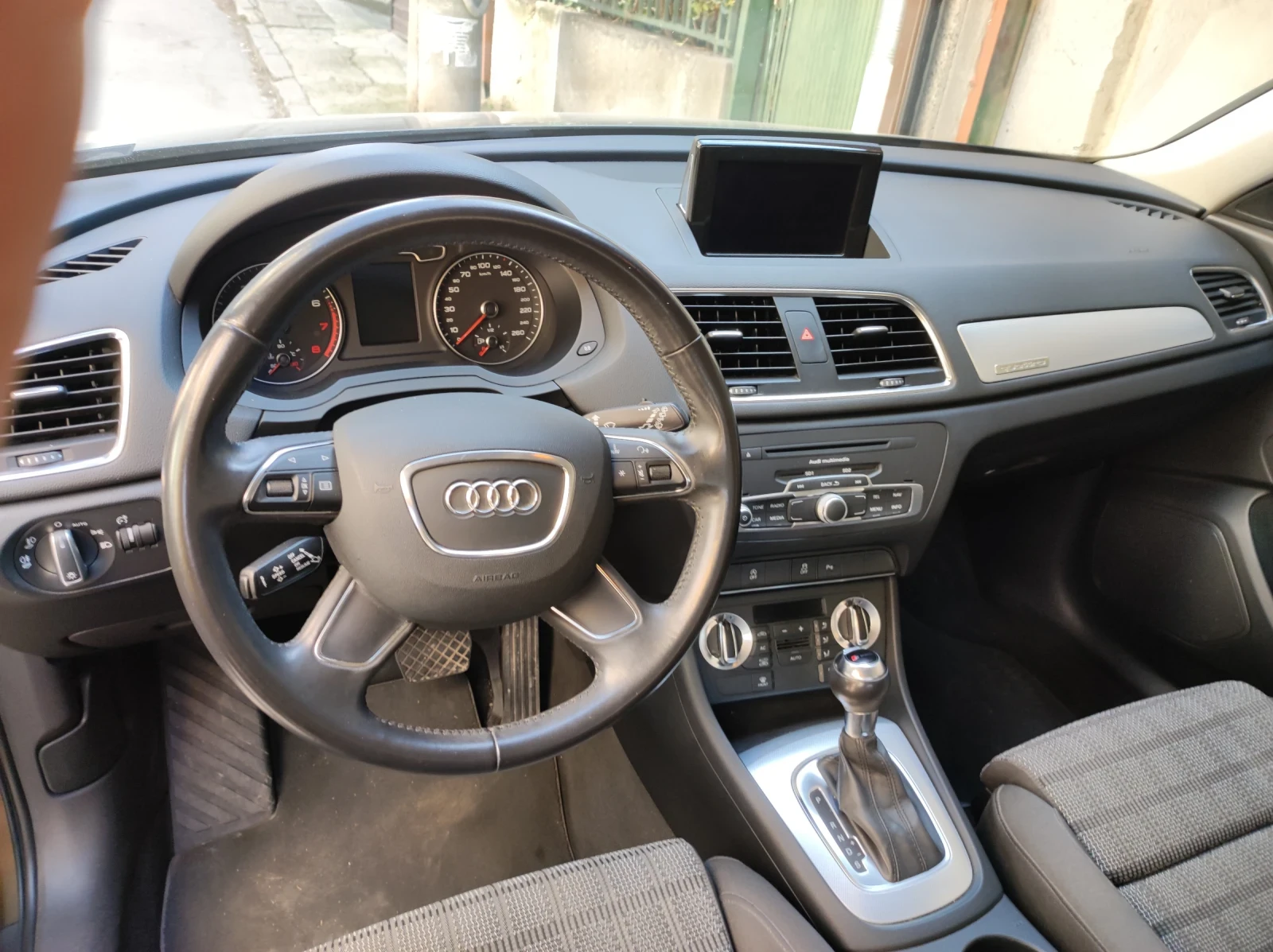 Audi Q3 2.0 TFSI, 211 к.с. Quattro, S-tronic, 130 х. км., снимка 8 - Автомобили и джипове - 53706057
