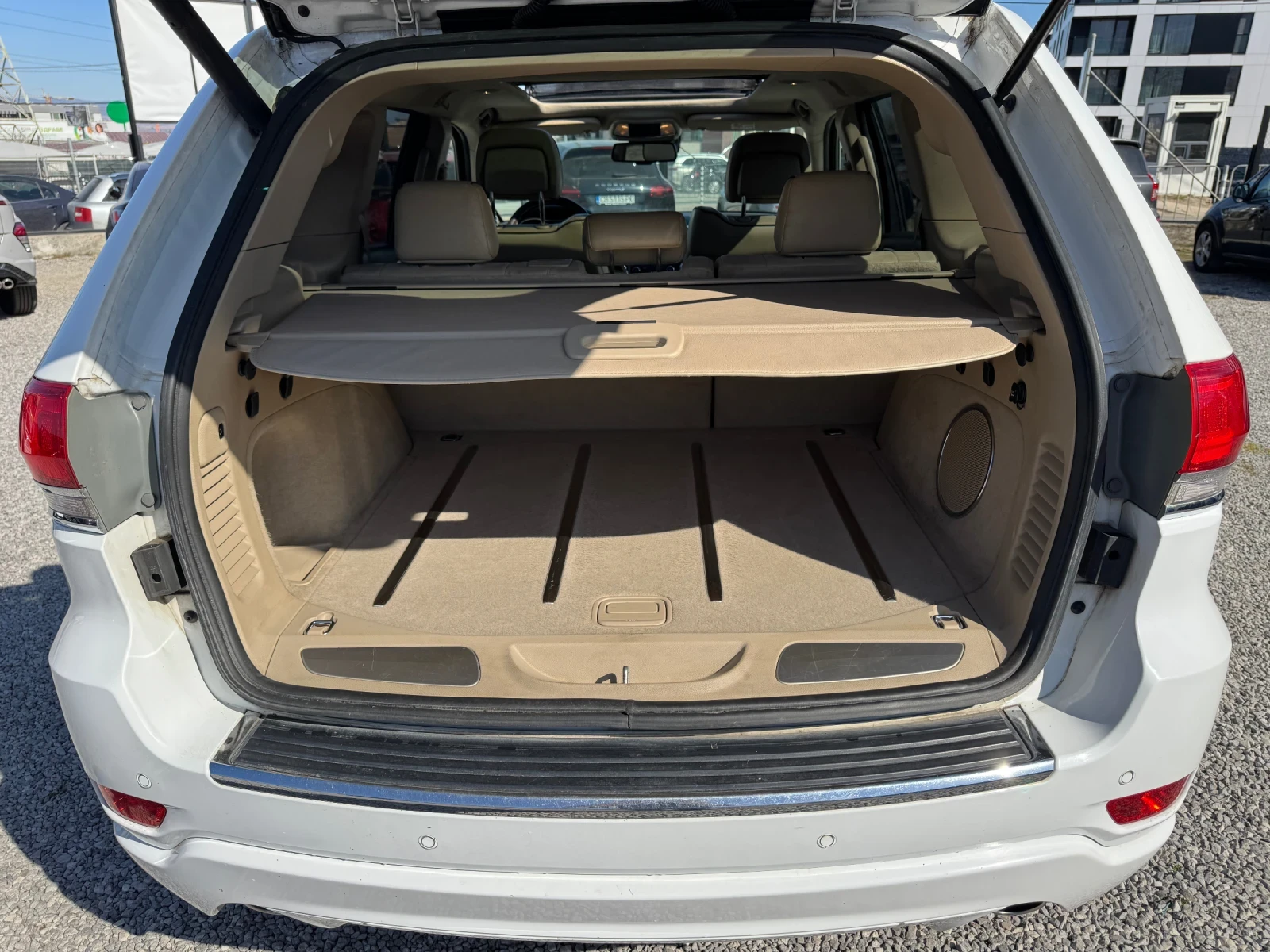 Jeep Grand cherokee Overland * FACE* 169000km* ОБДУХВАНЕ* ПОДГРЕВ, снимка 13 - Автомобили и джипове - 53799119