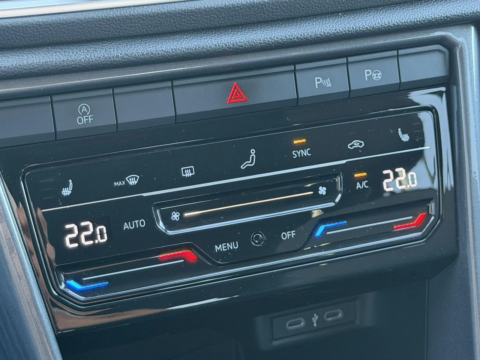 VW T-Roc Style 4Motion 2.0TDI, снимка 10 - Автомобили и джипове - 53897159