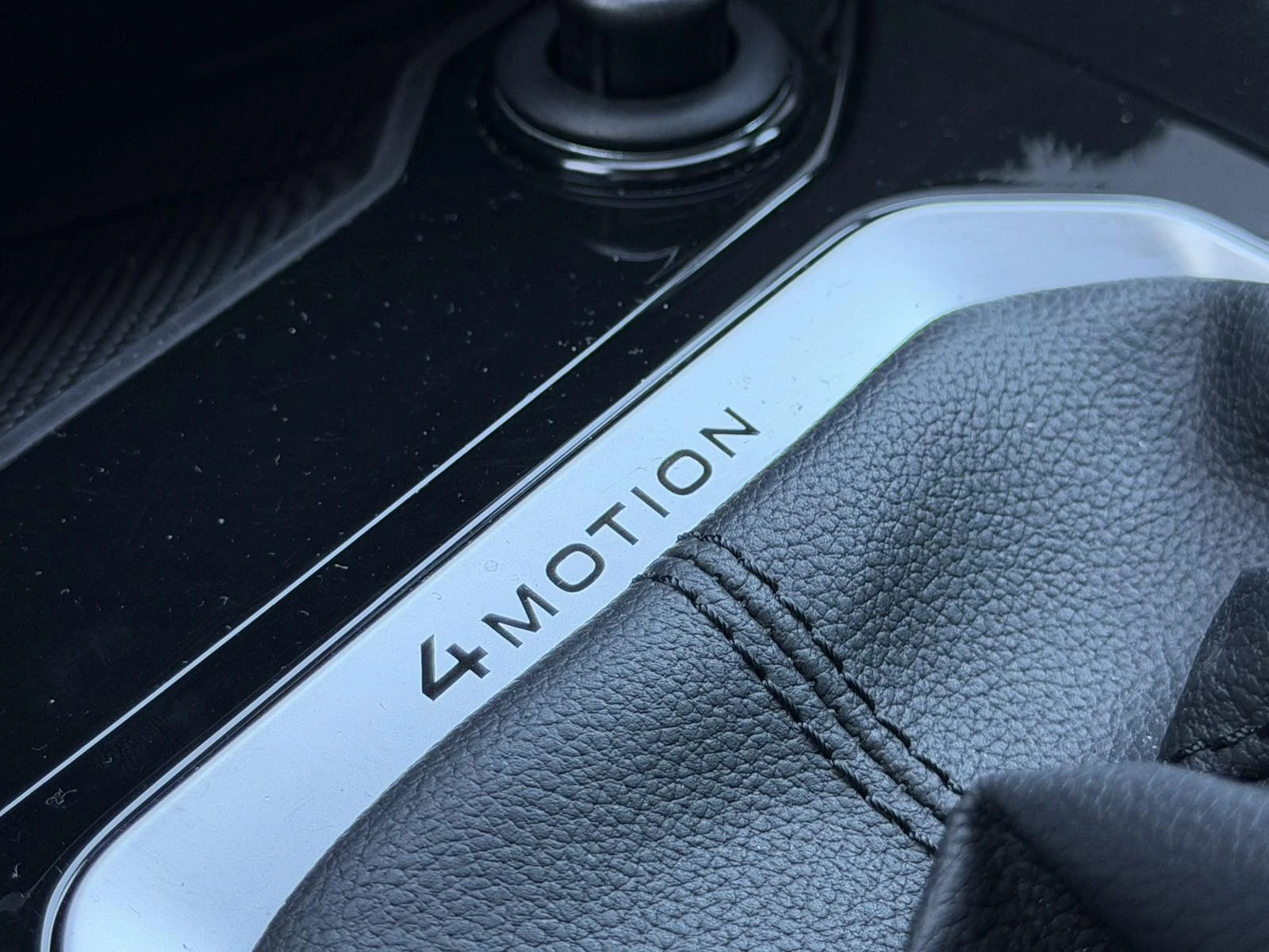 VW T-Roc Style 4Motion 2.0TDI, снимка 12 - Автомобили и джипове - 53897159