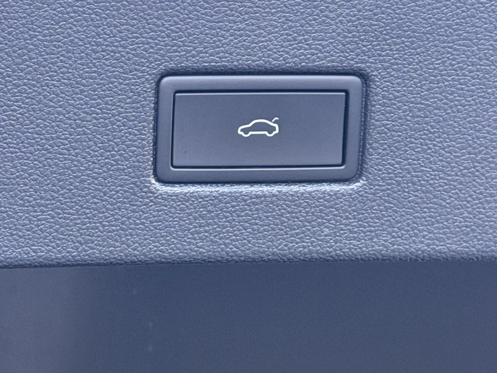 VW T-Roc Style 4Motion 2.0TDI, снимка 15 - Автомобили и джипове - 53897159