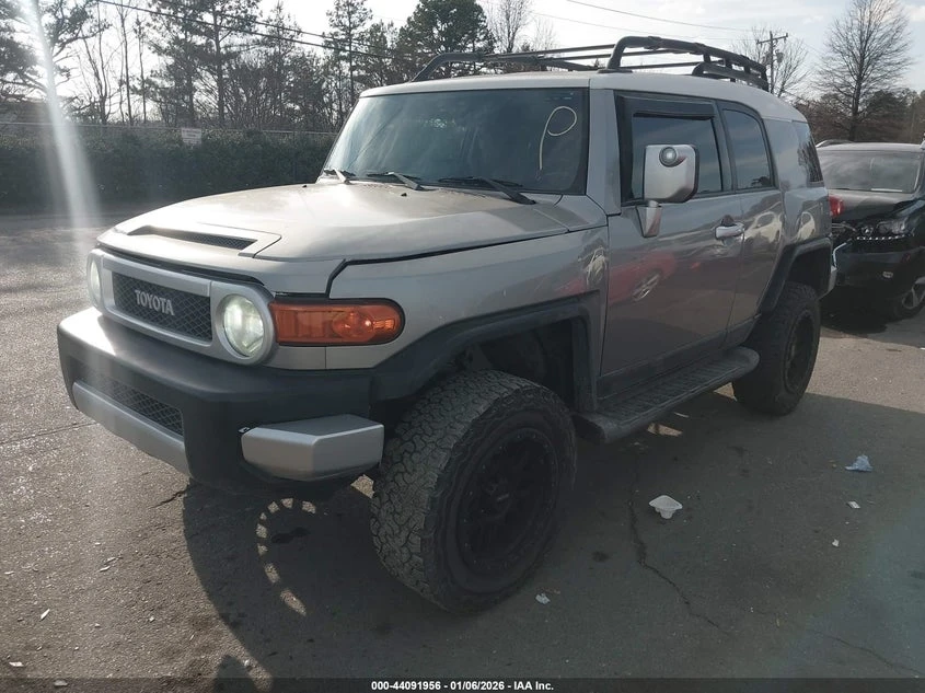 Toyota Fj cruiser 4l, снимка 2 - Автомобили и джипове - 53941332