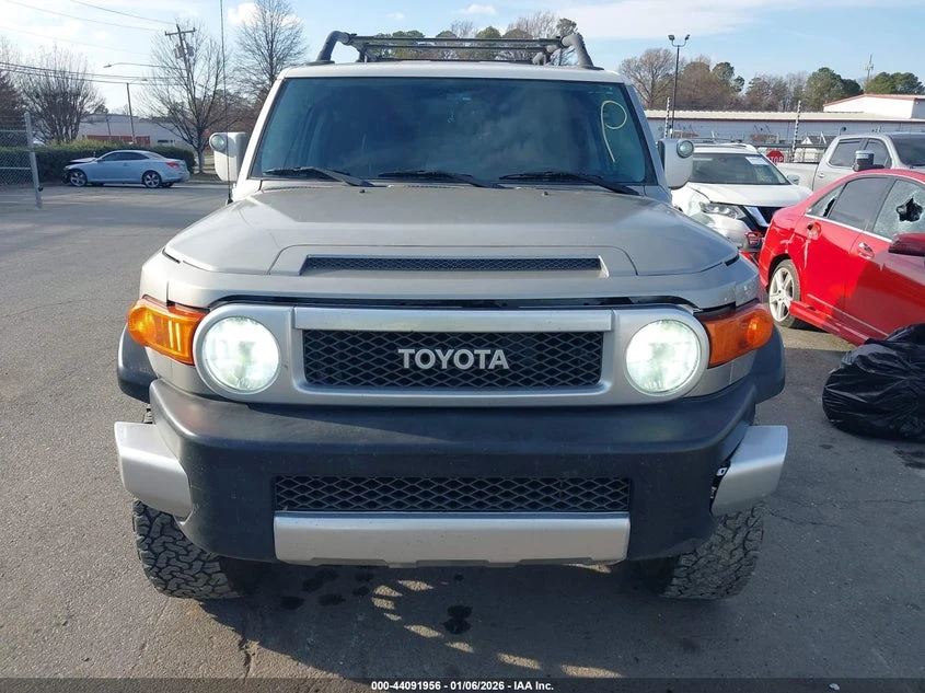 Toyota Fj cruiser 4l, снимка 12 - Автомобили и джипове - 53941332
