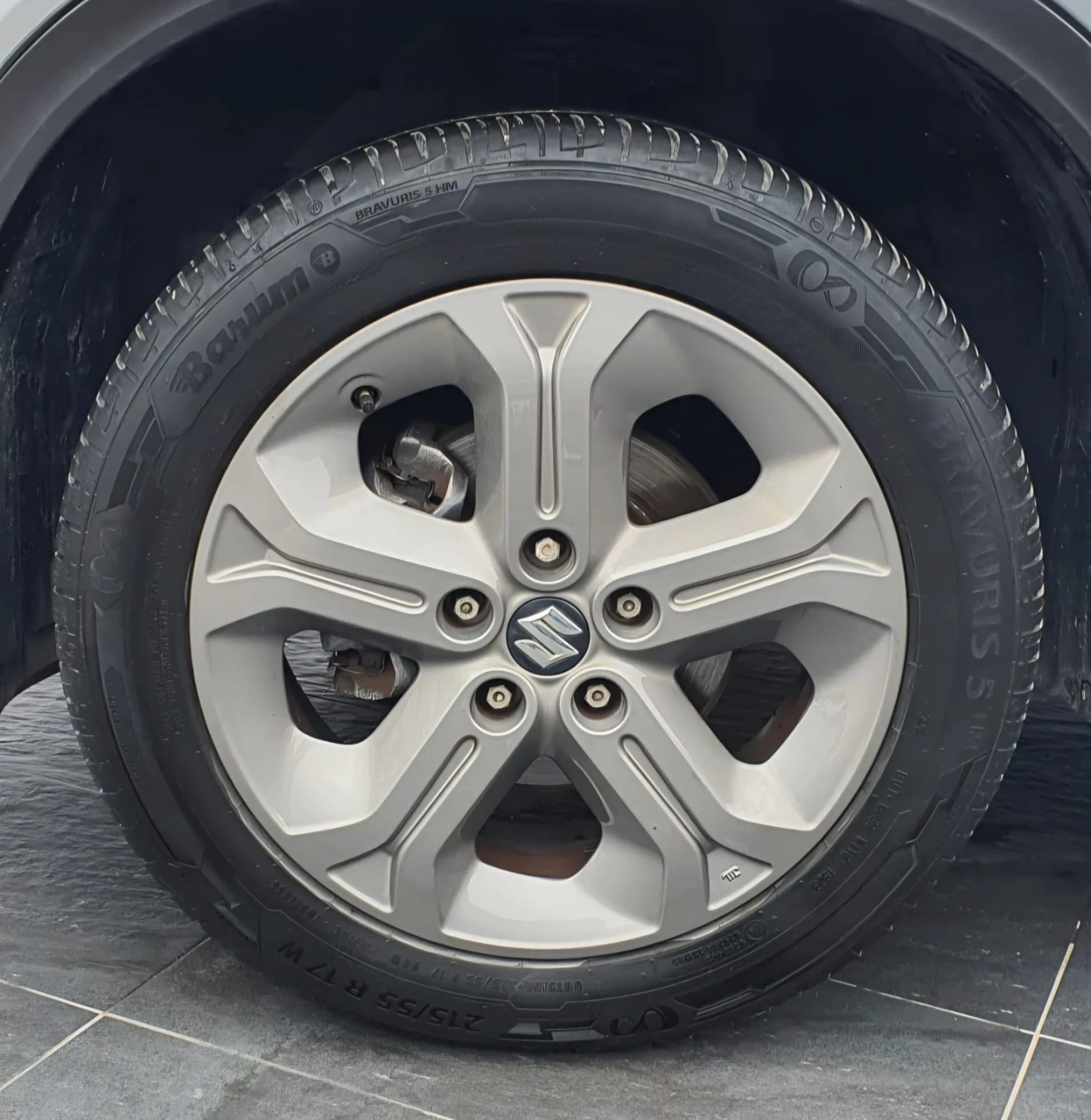 Suzuki Vitara 1.6 VVT Euro6B Navi, снимка 10 - Автомобили и джипове - 54002670