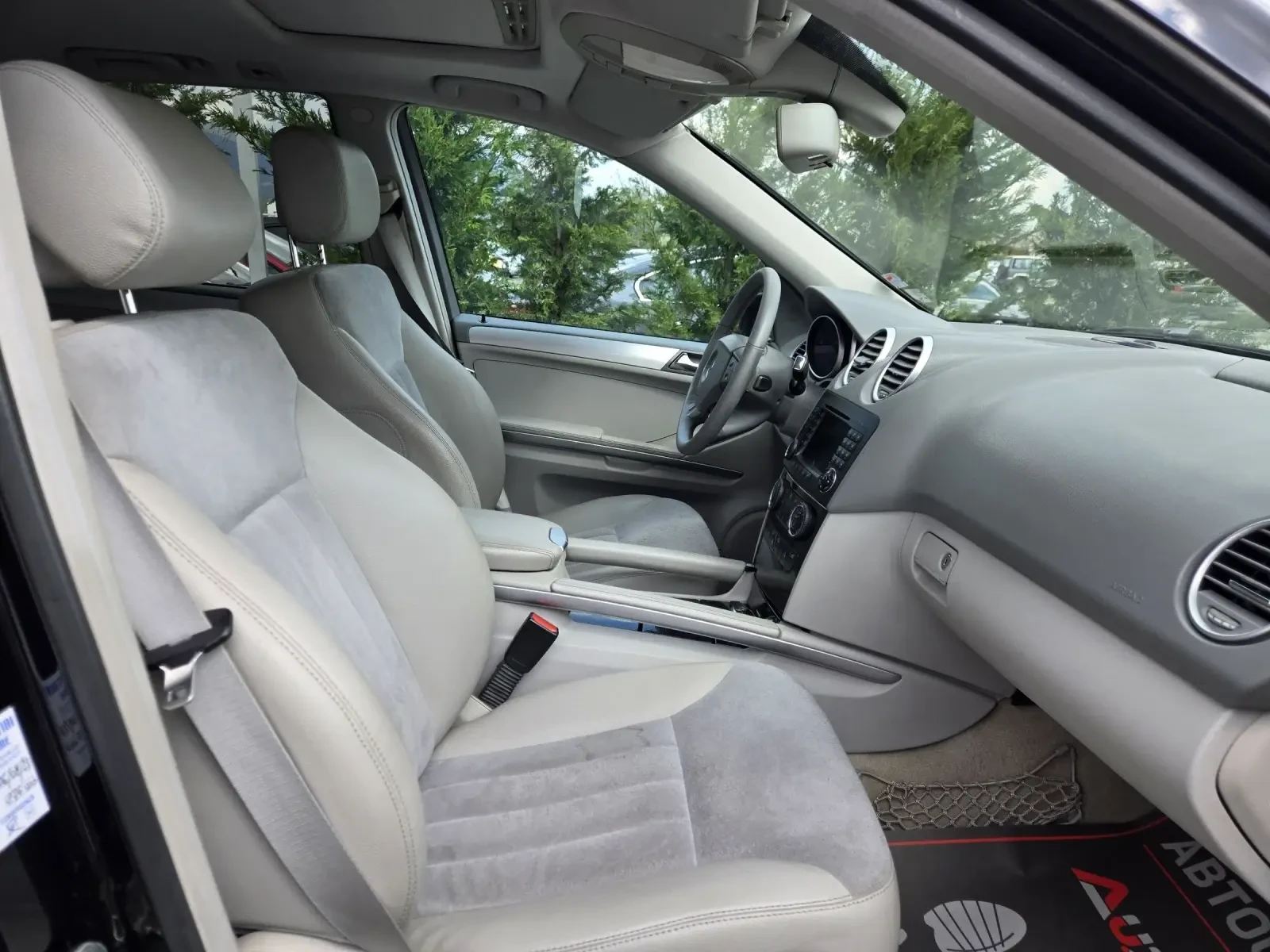 Mercedes-Benz ML 320 3.0CDI-224кс= 4MATIC= ПОДГРЕВ= ШИБЕДАХ= КСЕНОН, снимка 15 - Автомобили и джипове - 54246131